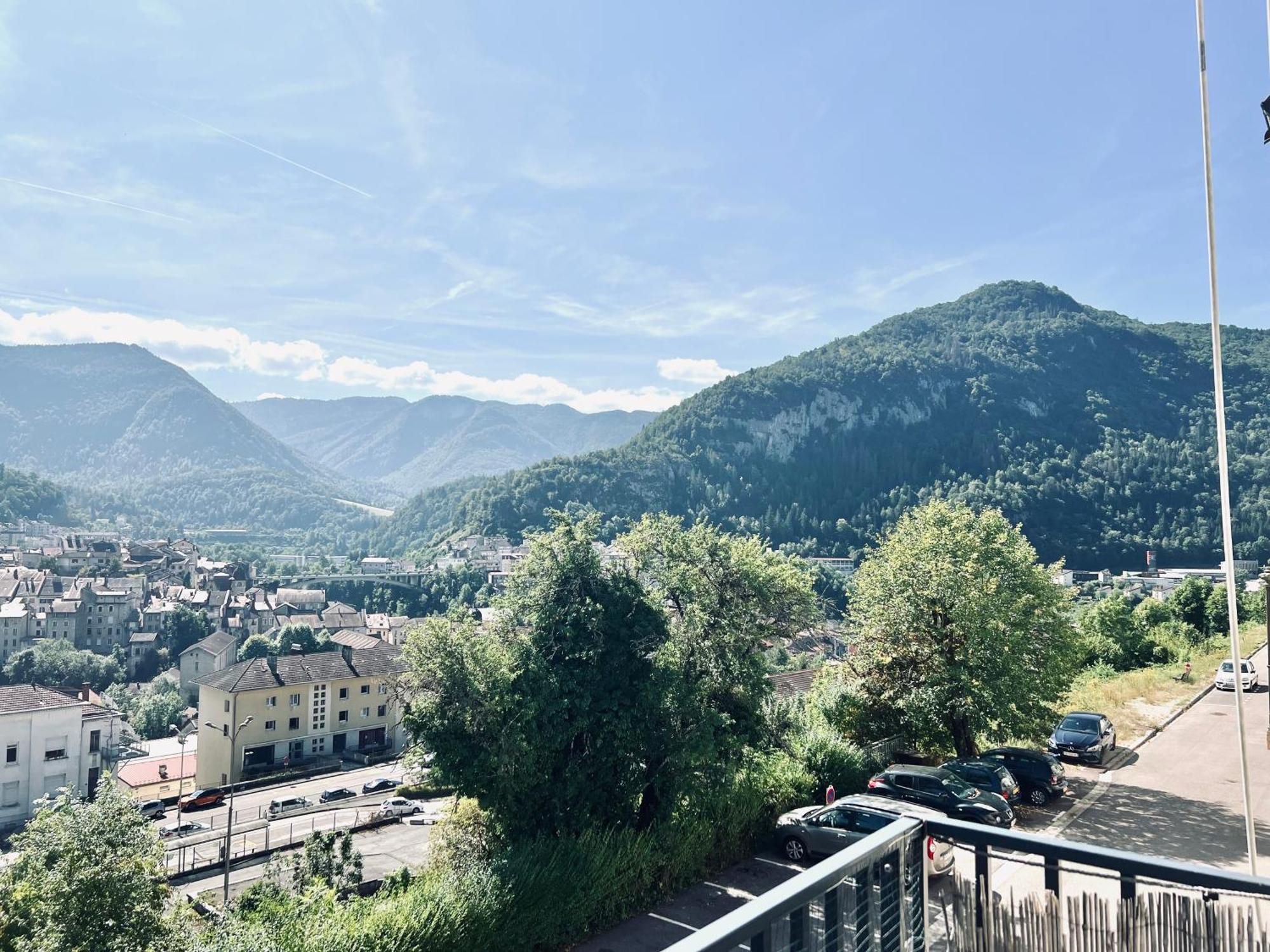 Le Balcon Du Boulevard Bellevue Saint-Claude Bagian luar foto
