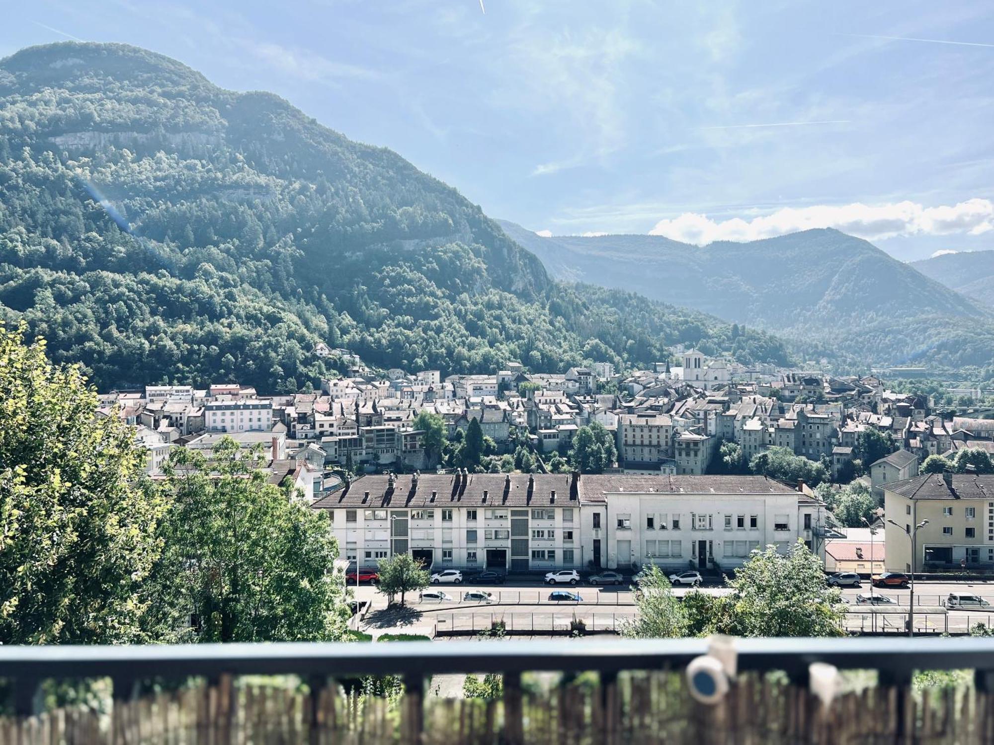 Le Balcon Du Boulevard Bellevue Saint-Claude Bagian luar foto